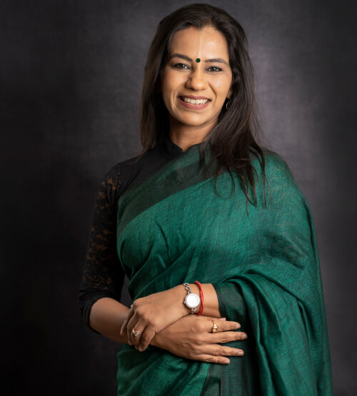 Dr. Shubhra Goel - Award-winning Celebrity Oculofacial Aesthetic Surgeon
